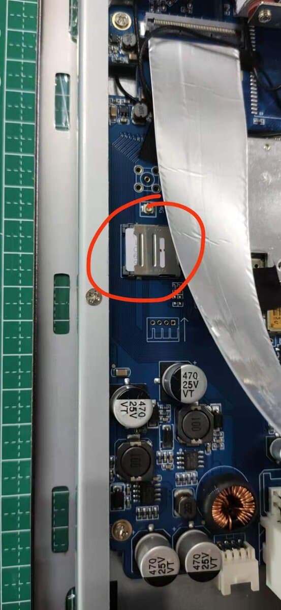 לנד רובר 10.25" מיקום SIM גלישה