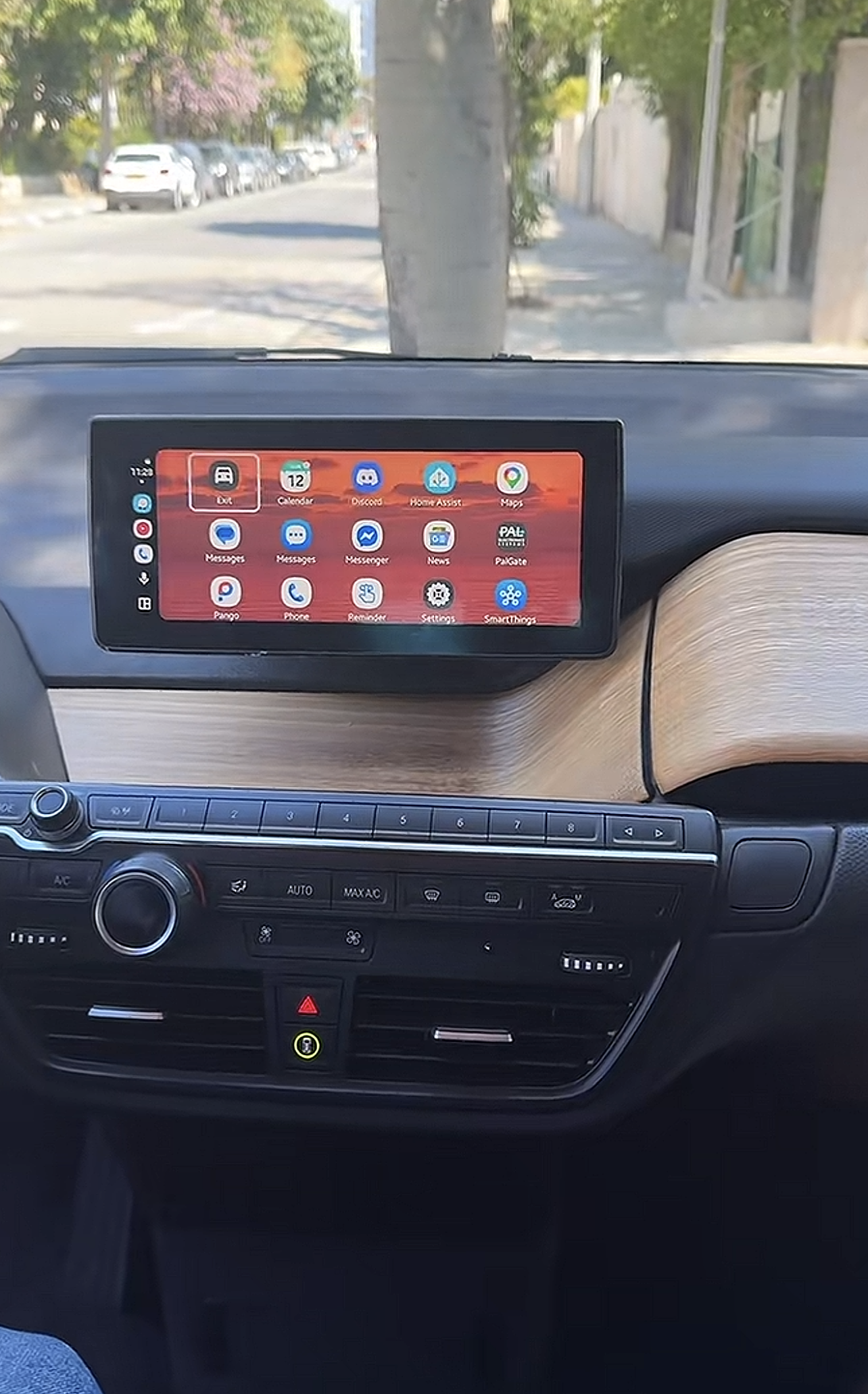 תמונת התקנה בב.מ.וו iX3 2021-2026 עם CarPlay