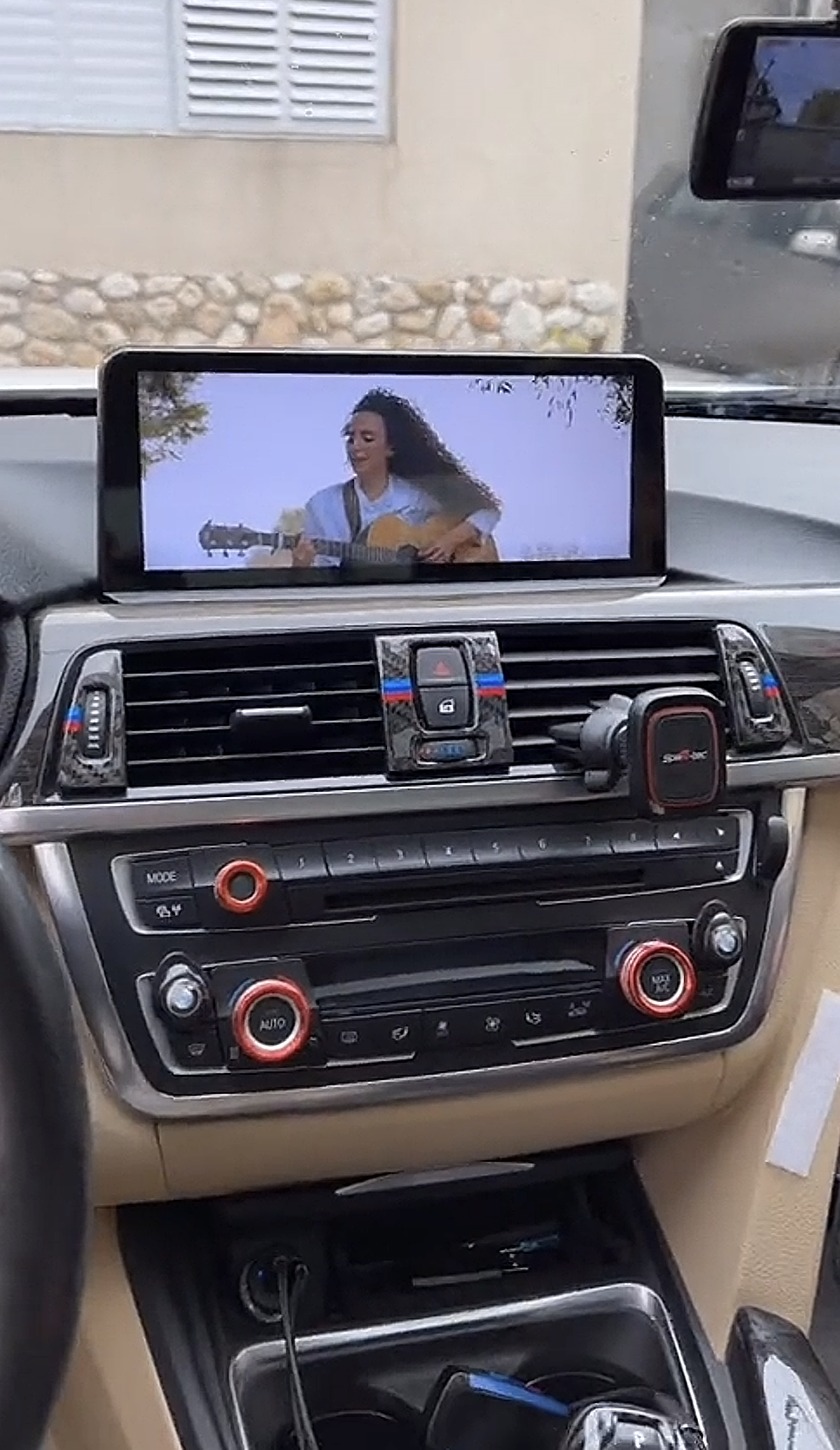 תמונת התקנה בב.מ.וו סדרה 3 2012-2019 מסך 10.25 אינץ