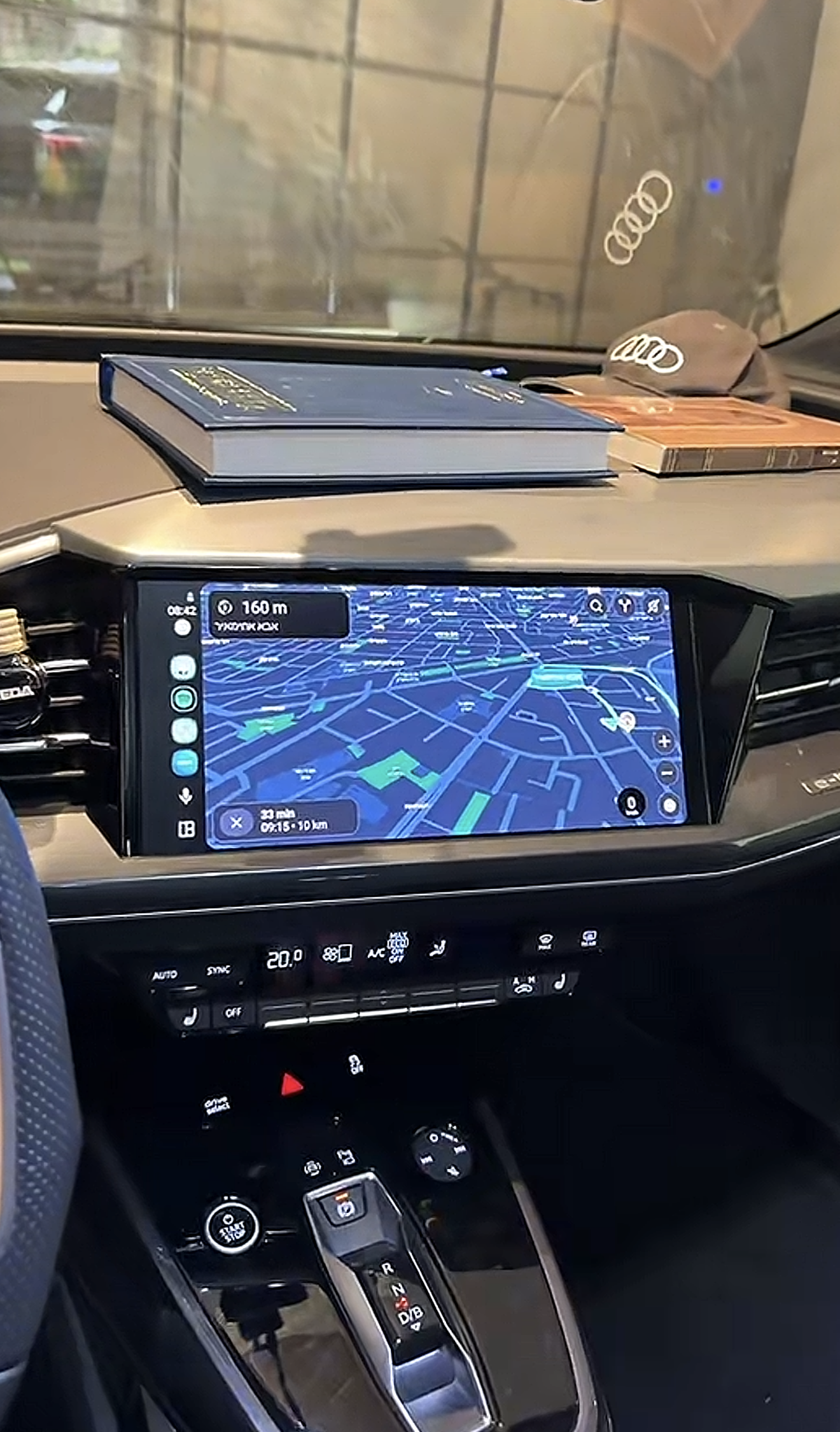 תמונת התקנה באאודי Q4 e-tron 2022-2025 עם CarPlay