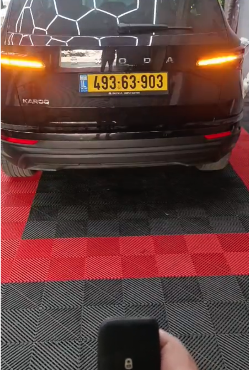 סרטון התקנת קיט לפתיחה וסגירה חשמלית של תא המטען בסקודה קארוק