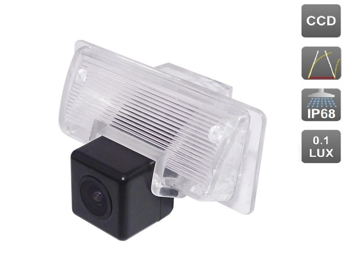 מצלמת רוורס ל־Nissan Sentra B17 (2012–2017) עם קווי חניה דינמיים — סדאן