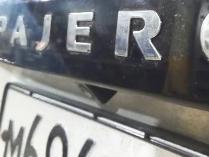 מצלמת רוורס תואמת מקור ל־Mitsubishi Pajero IV (2006+) — HD 1280x768