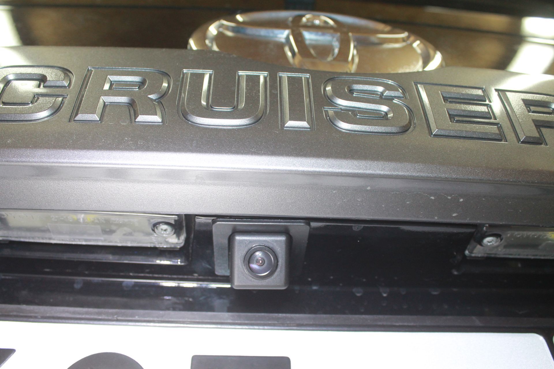 מצלמת רוורס תואמת מקור ל־Toyota Land Cruiser Prado 150 (2009–2023)
