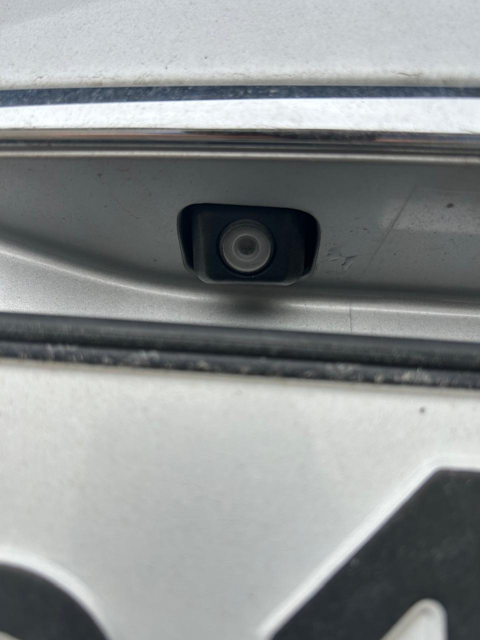 מצלמת רוורס תואמת מקור ל־Toyota Mark X I (2004–2006) — סדאן